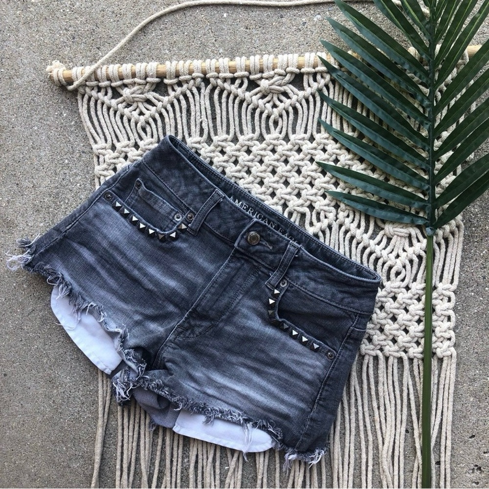 American Eagle Grey High Rise Frayed Hem Jean Shorts Size 00
